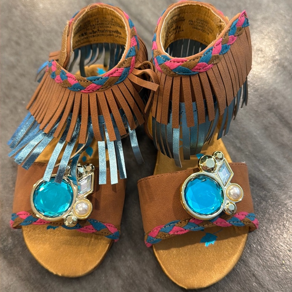 Pocahontas play shoes costume 9/10